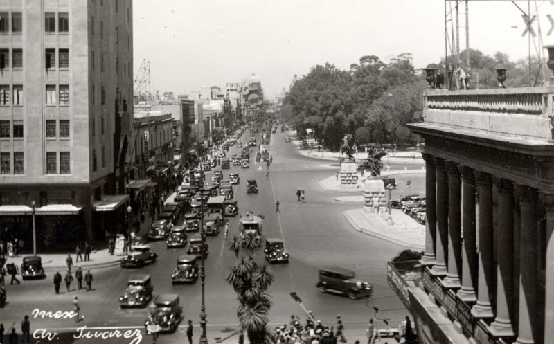 Avenida Juárez y San Juan de Letrán (Eje Central Lázaro Cárdenas)