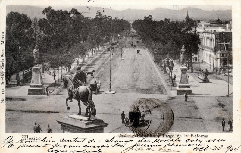 Paseo de la Reforma y Monumento a Carlos IV (El Caballito)