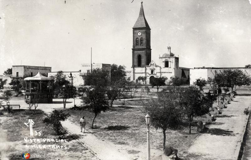 Plaza principal y Parroquia