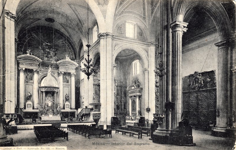 Interior del Sagrario, contiguo a la Catedral