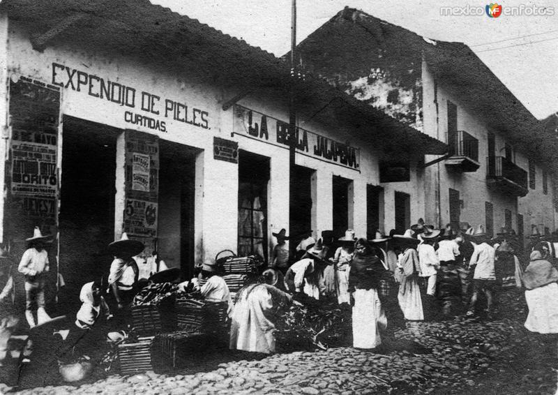 Una calle en día de mercado