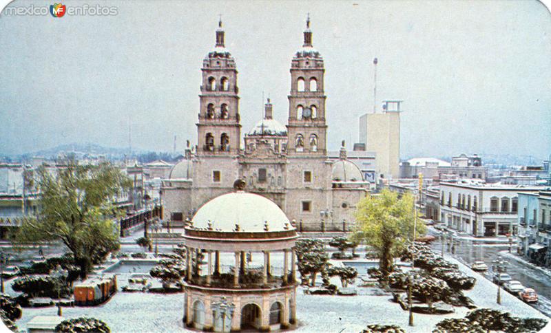 Plaza de Armas y Catedral en la nevada de enero de 1987