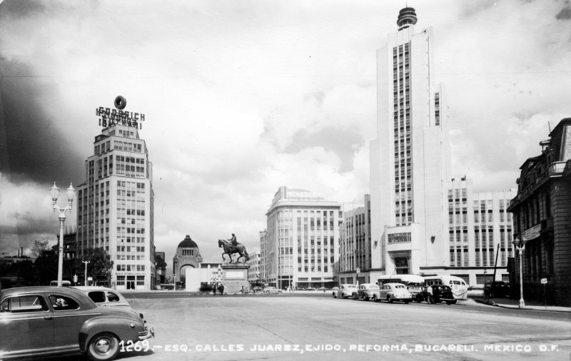 Cruce de las calles Juárez, Ejido, Reforma y Bucareli