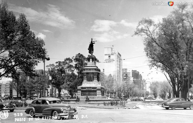 Paseo de la Reforma y Monumento a Cuauhtémoc