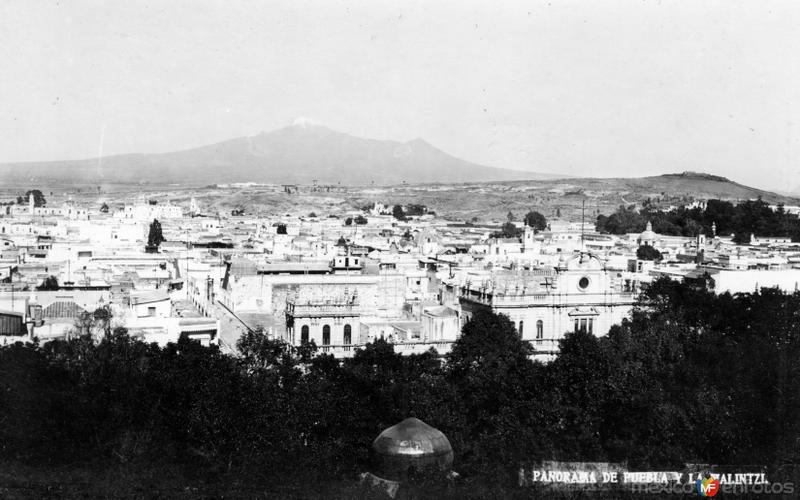 Vista panorámica de Puebla y Volcán Malintzi al fondo