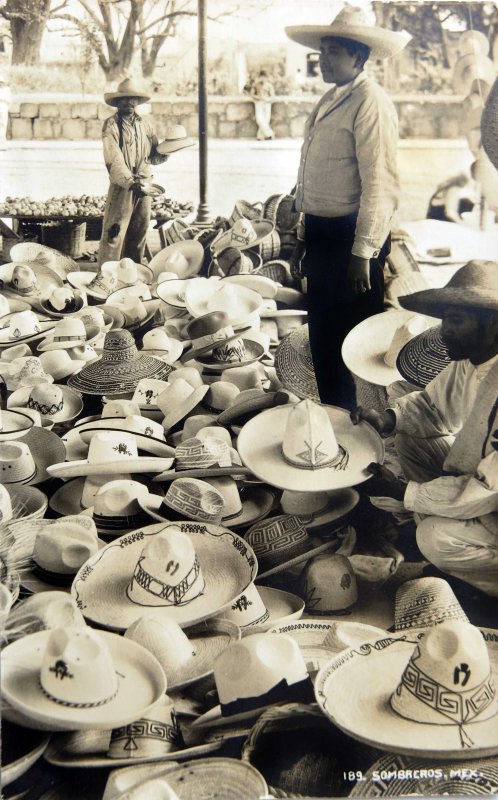 Tipos Mexicanos Vendedor de Sombreros