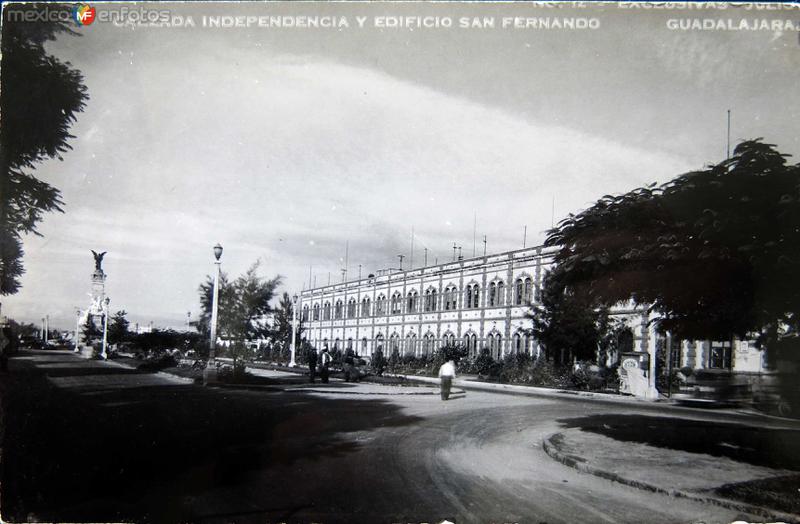 Calzada Independencia y edificio de San Fernando