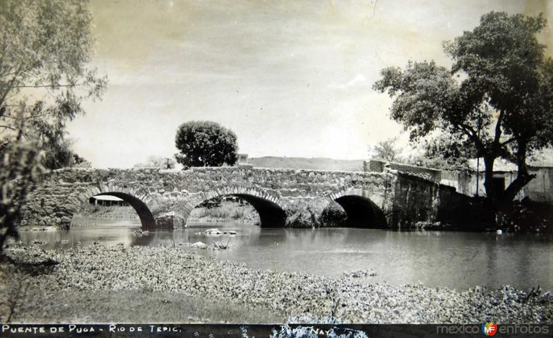 El Puente de Puga en el Rio de Tepic