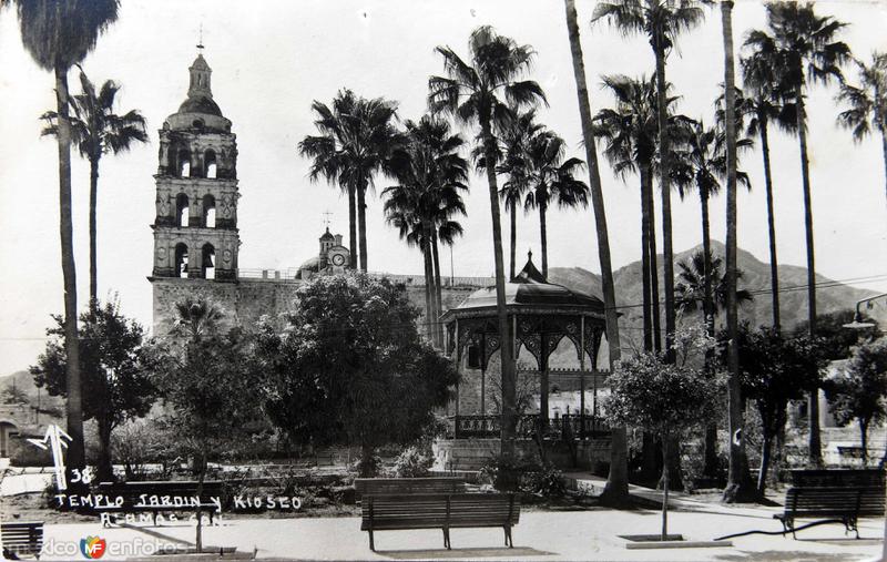 La Plaza, Kiosko, y Jardin