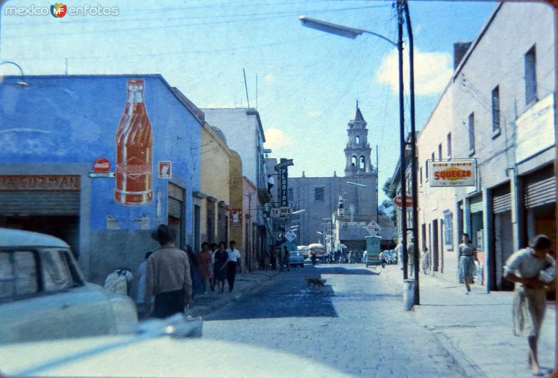 Calle Juan Sarabia e Iglesia del Carmen (1963)