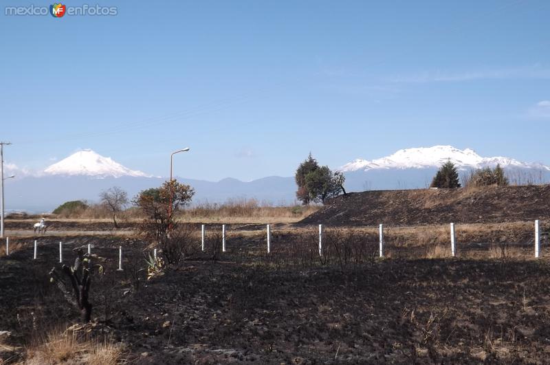 Los volcanes Popocatepetl e Iztacíhuatl desde Cuamilpa. Marzo/2016