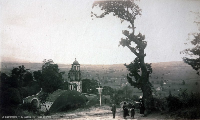 El Sacromonte y su capilla Por el fotografo Hugo Brehme