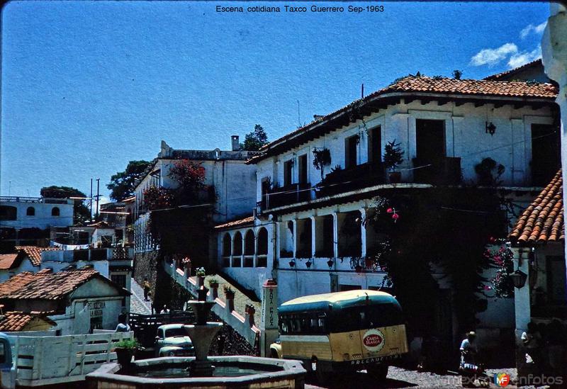 Escena cotidiana Taxco Guerrero Sep-1963