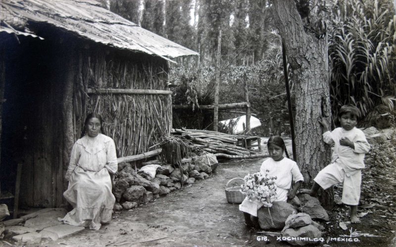 Tipos Mexicanos XOCHIMILCO Familia Tipica .