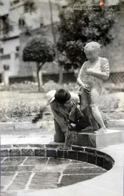 Fuente en el jardin Revolucion