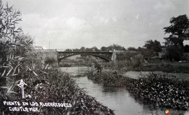 Puente en los alrededores