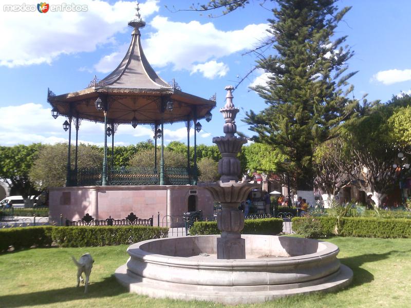 Fuente y kiosco de la ciudad. Marzo/2016