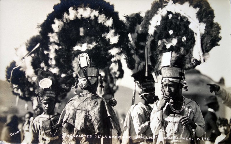 Danzantes de la Danza de la Pluma