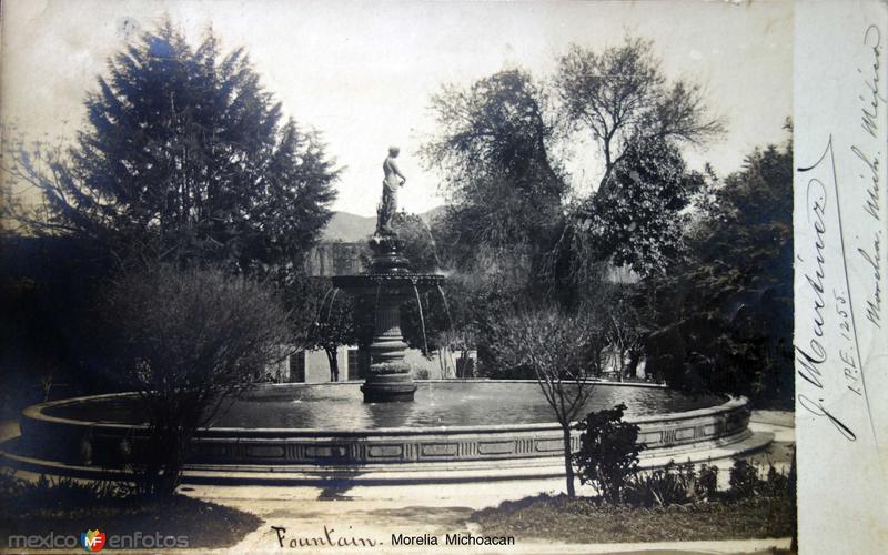 Una Fuente de Morelia Michoacan