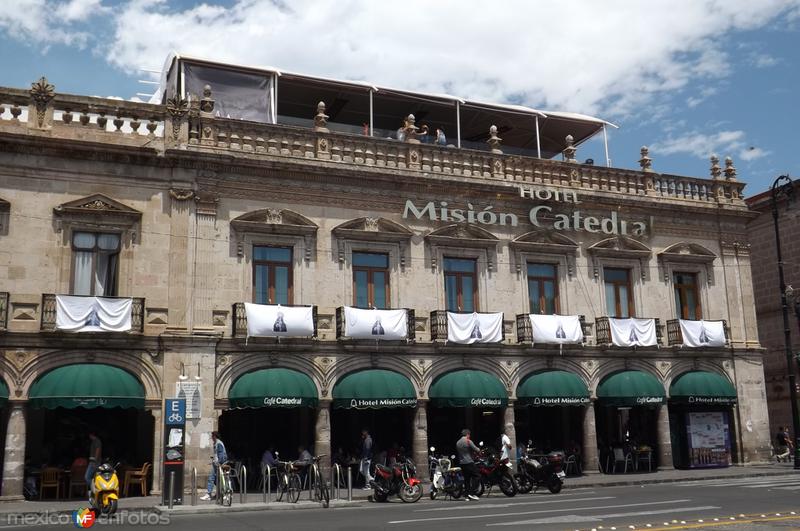 Los portales y el hotel Misión Catedral. Marzo/2016