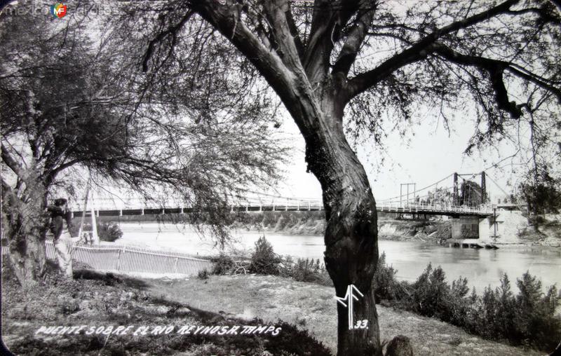 Puente sobre el Rio