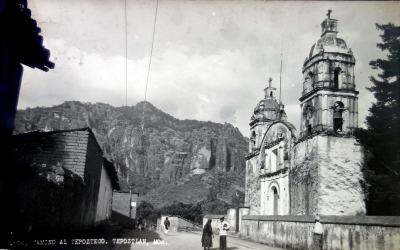 Camino al Tepozteco e Iglesia