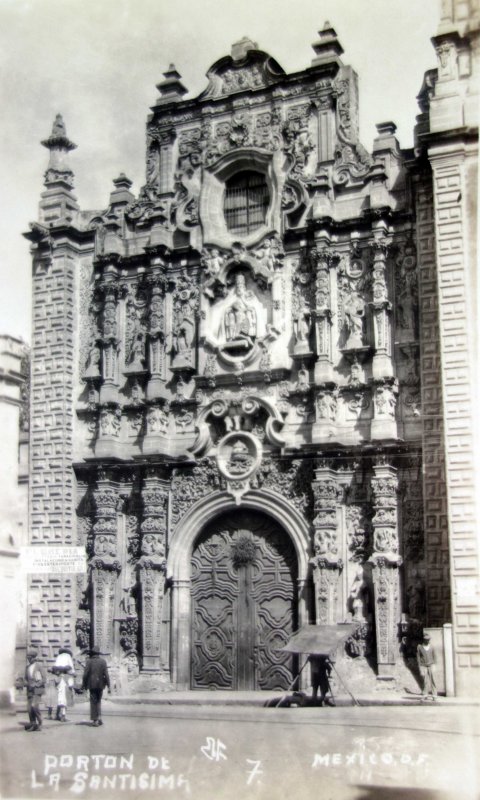 Porton de La Santisima