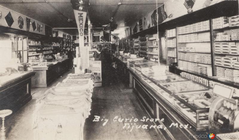 Interior del Big Curio Store