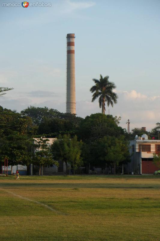 Obrera 1, campo rojo