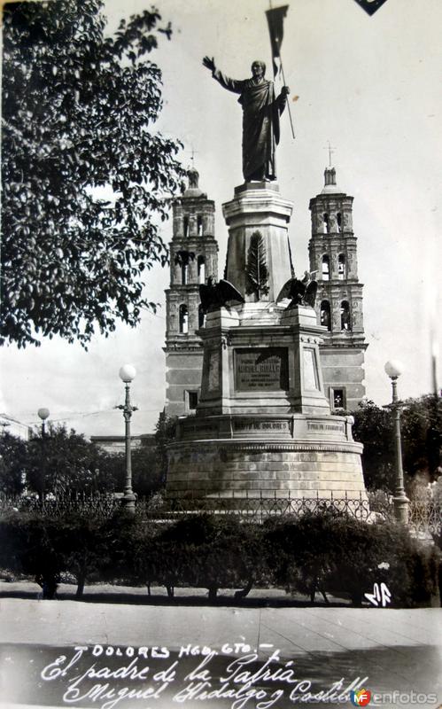 Monumento a Hidalgo en la Plaza