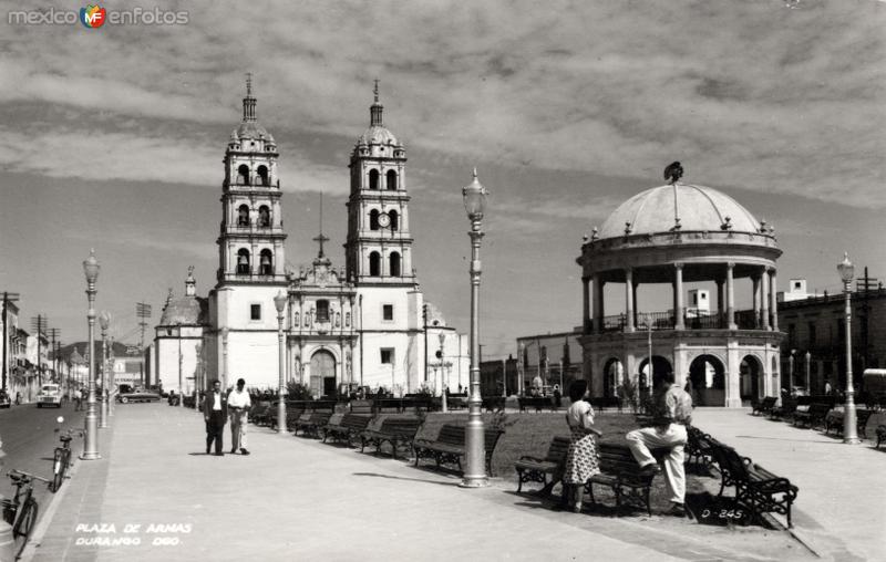 Plaza de Armas y Catedral de Durango