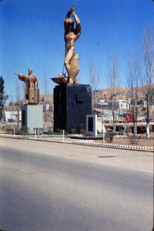 Monumento La razón venciendo a la ignorancia (ca. 1968)