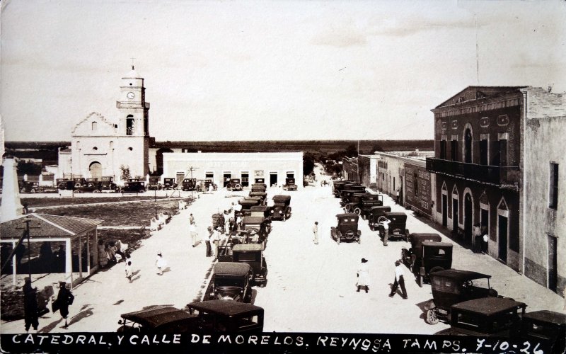 Catedral y calle de Morelos ( Fechada el dia 7 de Octubre de 1926 )