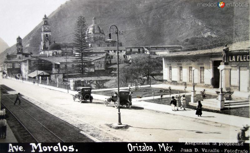 La Avenida Morelos ( Fechada el dia 8 de Noviembre de 1924 )