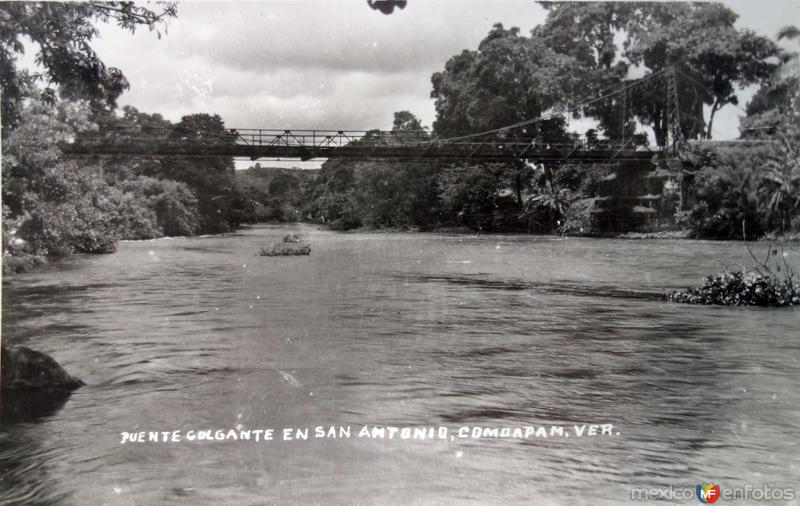 Puente colgante en San Antonio