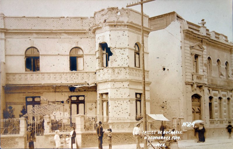 Calle de Bucareli Durante La decena Tragica.