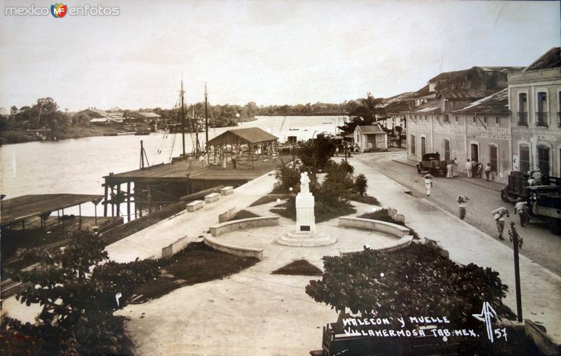 Malecon y Muelle