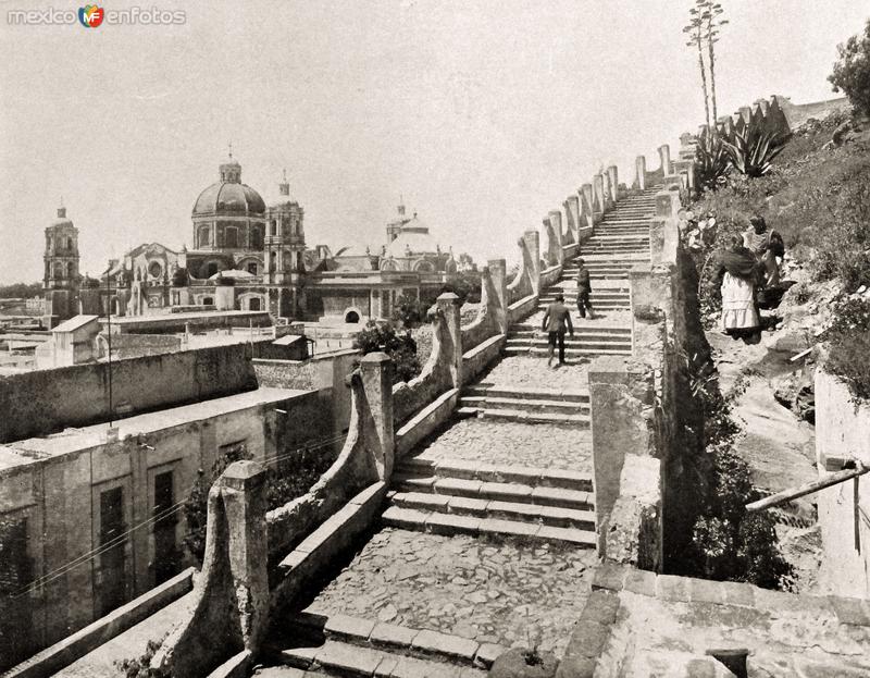 Villa de Guadalupe: Subida al cerro del Tepeyac