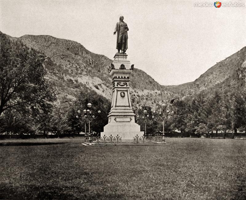 Estatua de Hidalgo