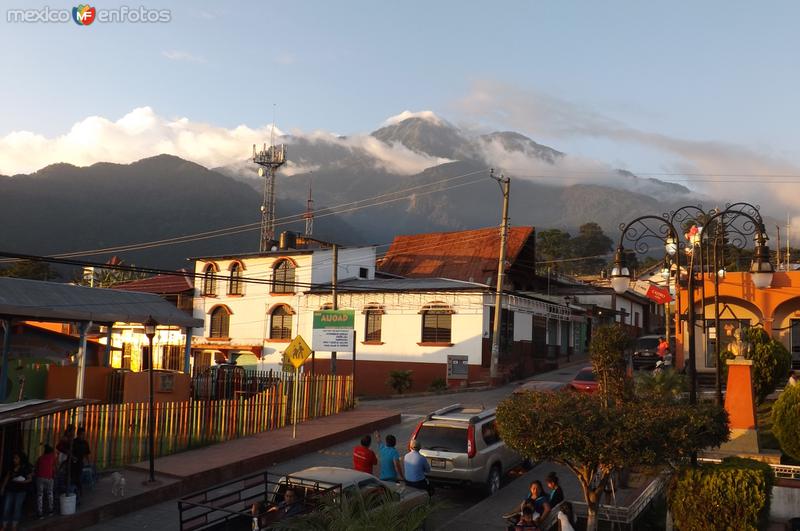 Vista de la Suiza de Chiapas con el Volcán Tacaná de fondo. Diciembre/2016