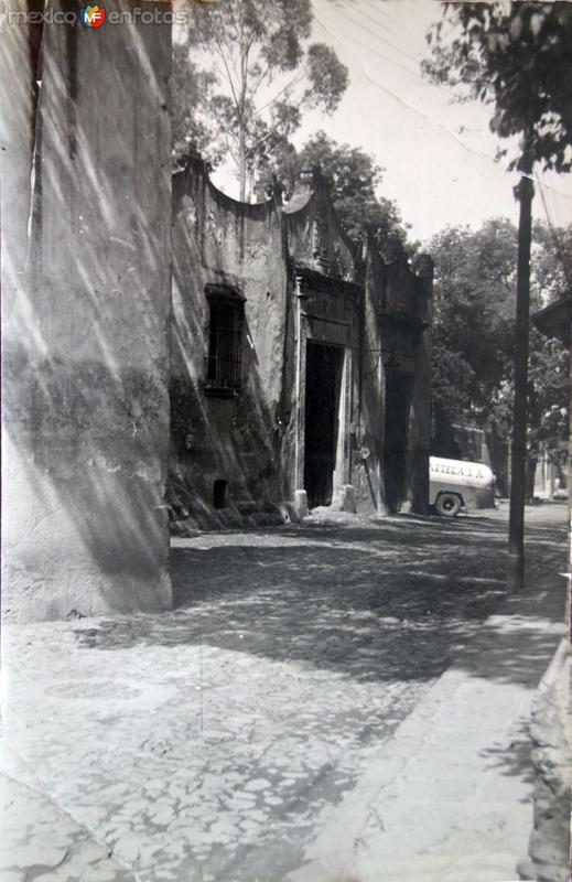 Casa de los Condes de Oploca, en el barrio de San Angel DF. Autobuses Azteca.