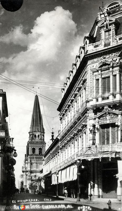 Avenida 16 de Septiembre y Catedral de Guadalajara