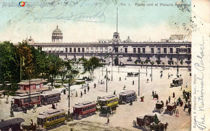 Zócalo y Palacio Nacional