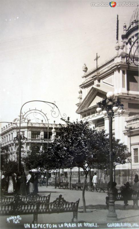 Un Aspecto de la Plaza de Armas.