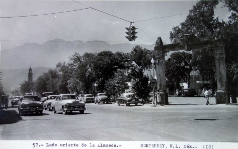 Lado oriente de La Alameda.