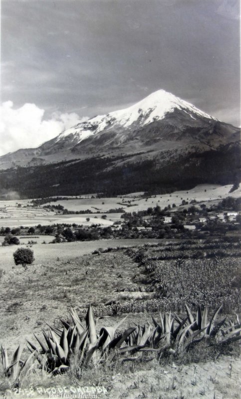 El Pico de Orizaba Por el fotografo Hugo Brehme.