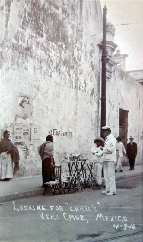 Escena Callejera durante la Intervencion de USA Fechada el dia 9 de Abril de 1916.