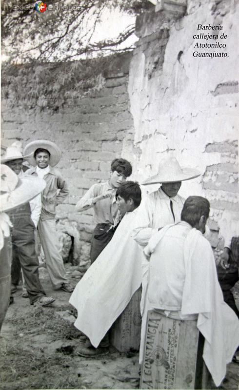 Barberia callejera de Atotonilco Guanajuato..