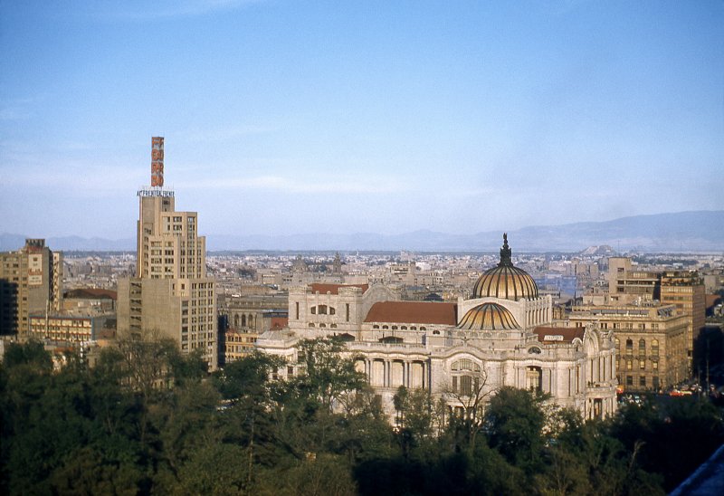 Palacio de Bellas Artes y Edificio La Mariscala (1957)
