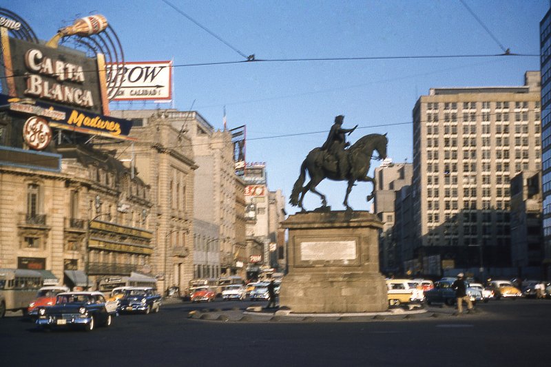 El Caballito y Avenida Juárez (1957)